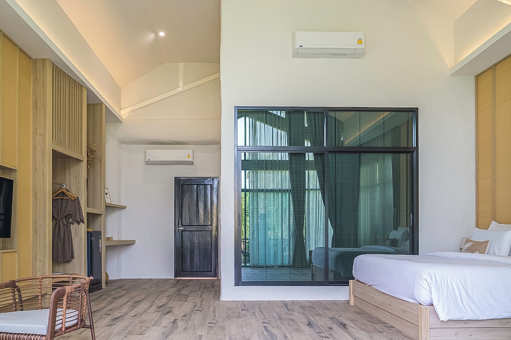 Luxury Villa - Photo 1