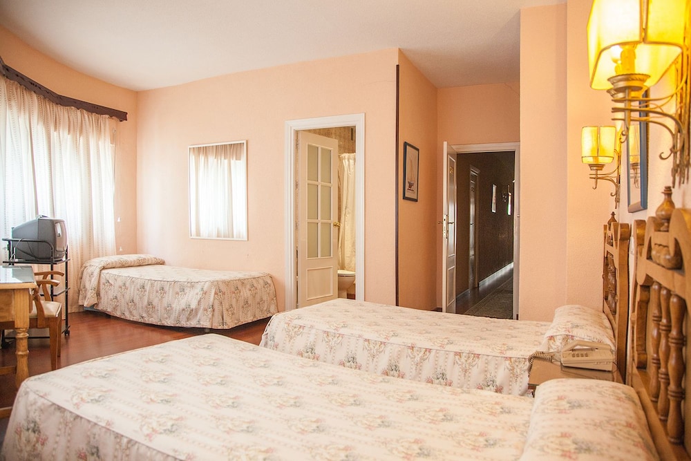 Habitación Triple Básica (con cama extra)