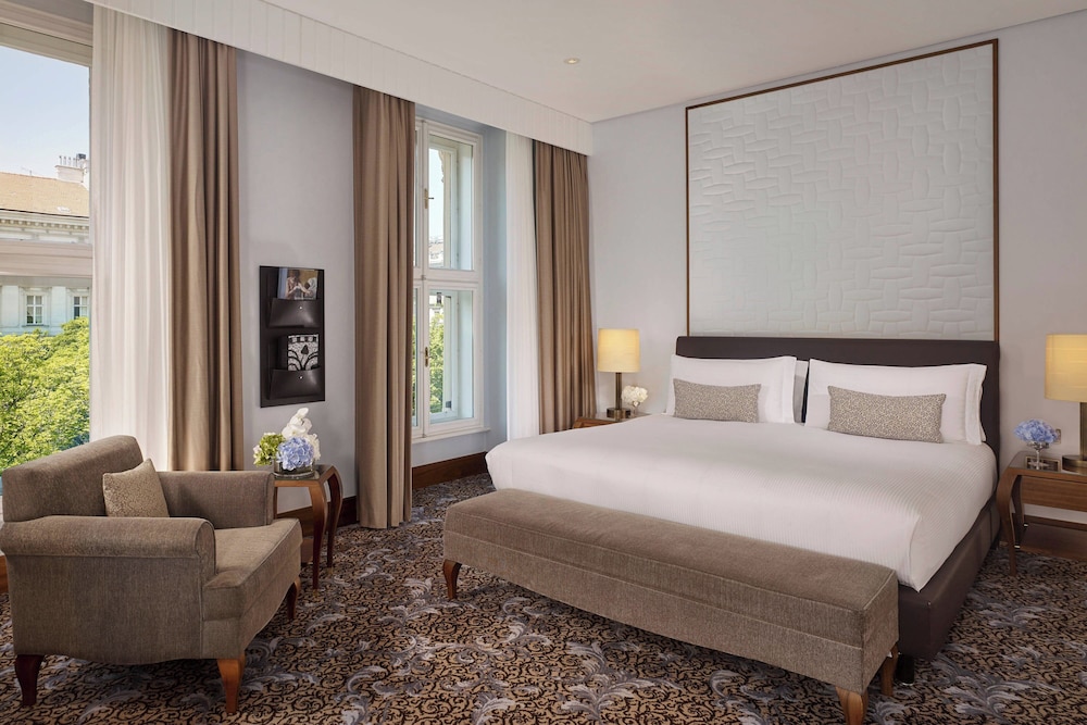 Deluxe Room, 1 King Bed