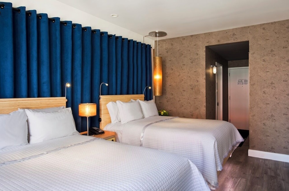 Deluxe Room, 2 Double Beds