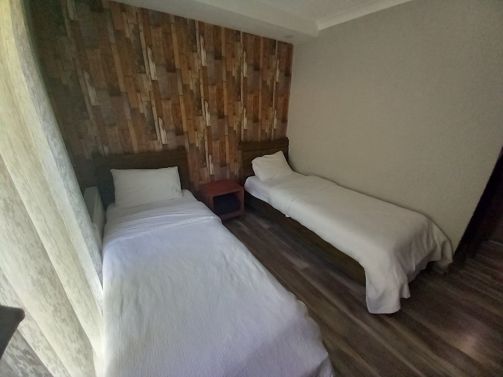 Economy Twin Room