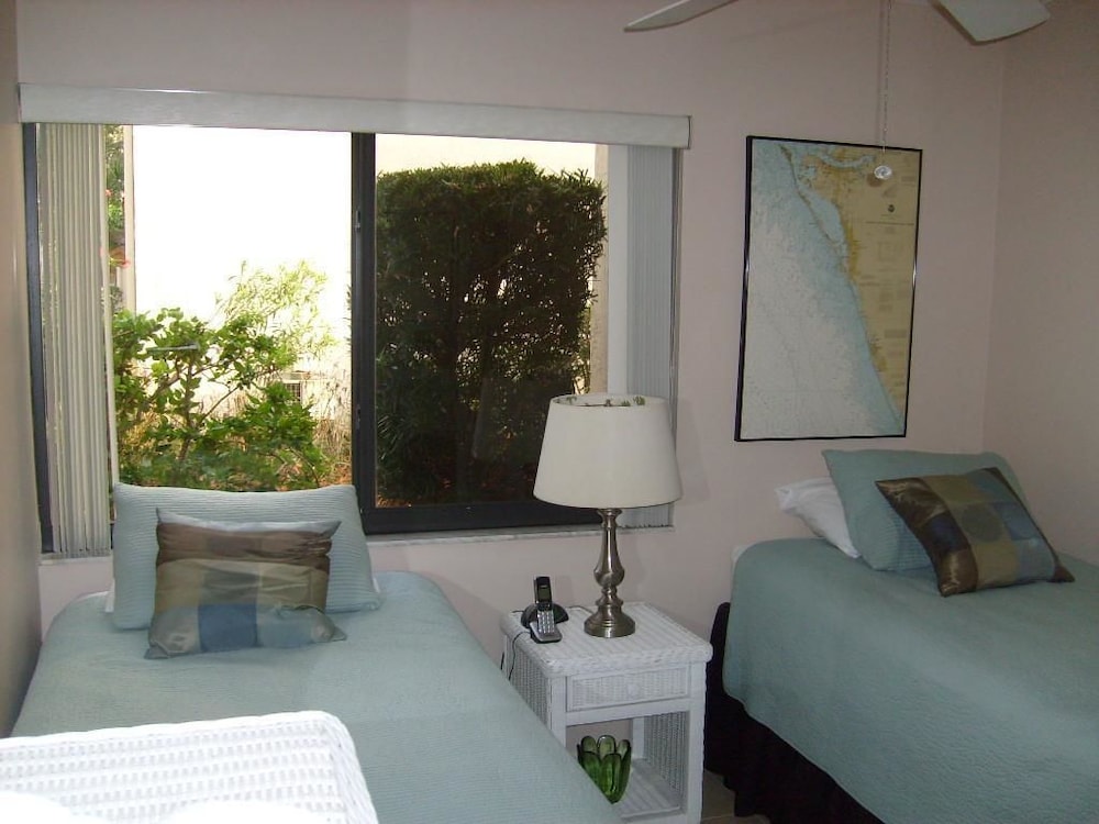 Comfort Condo, 2 Bedrooms, Canal View