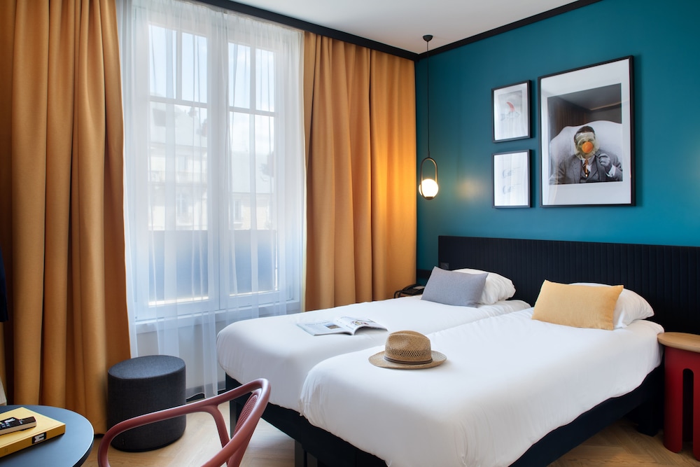 Standard Room, 3 Twin Beds - Photo 1