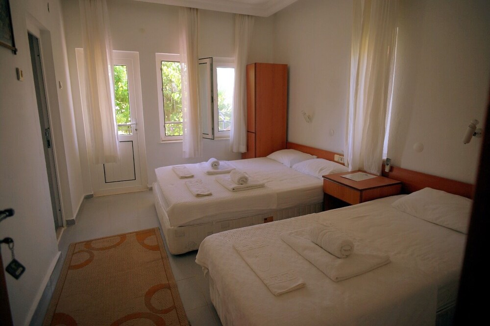 Standard Triple Room - Photo 4