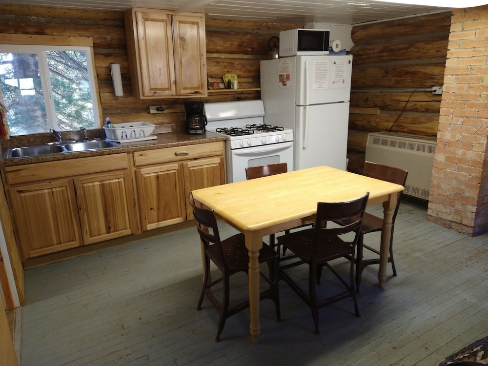 Cabin 14 photo 3