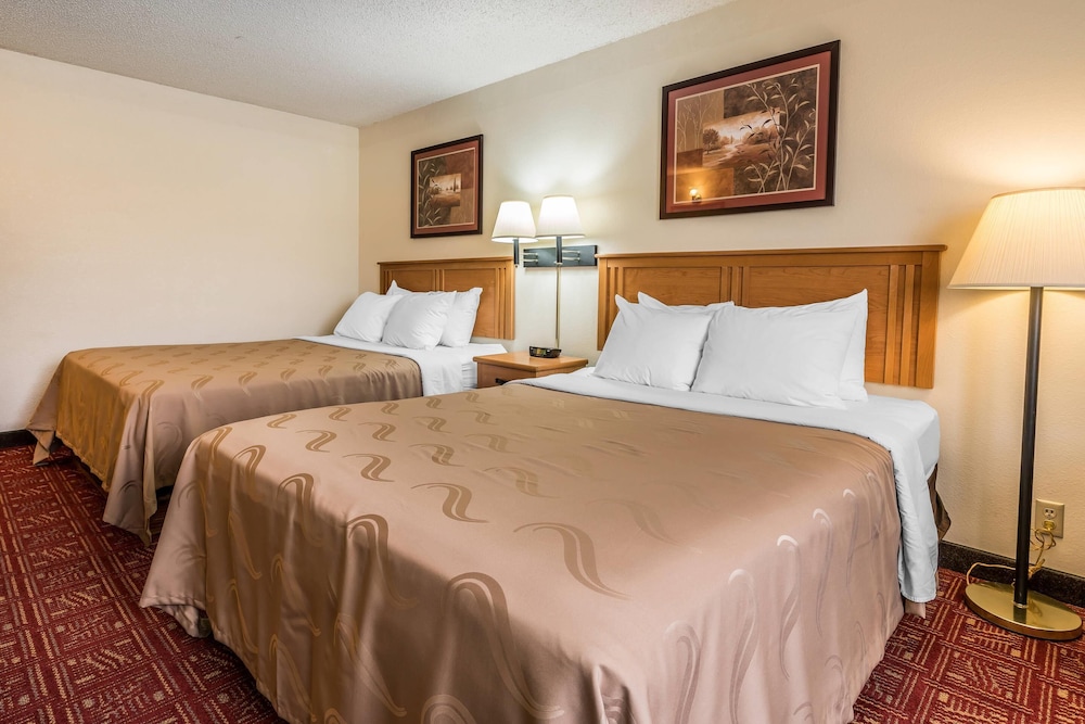 Standard Room, 2 Queen Beds, Non Smoking photo 3