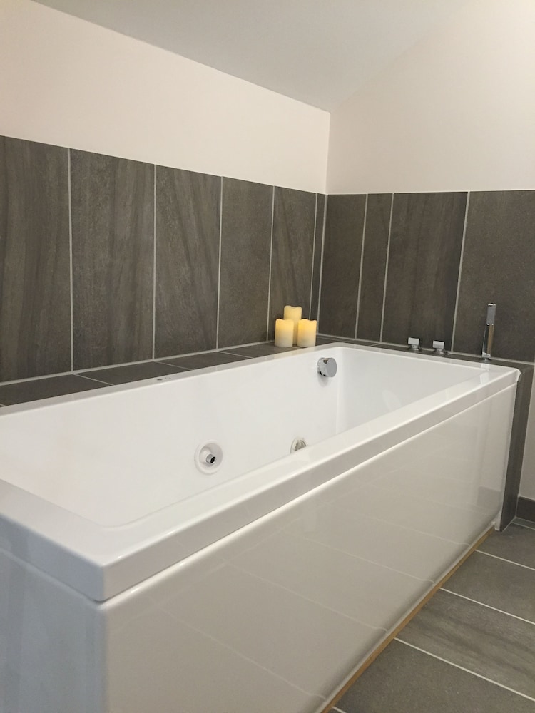 Suite, Jetted Tub photo 3