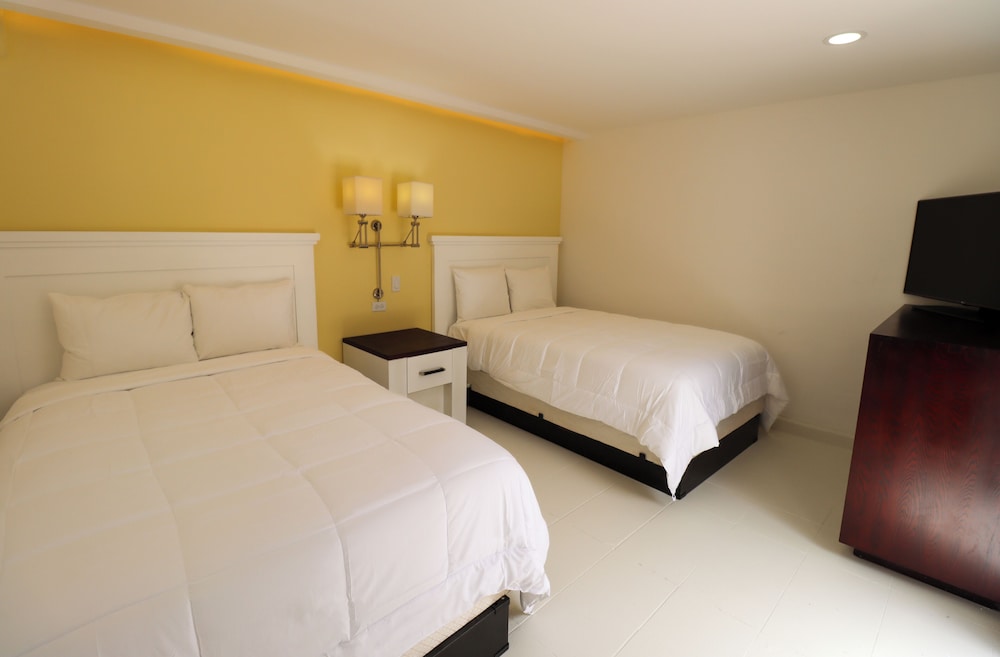 Premier House, 3 Bedrooms, Sea View, Beachfront