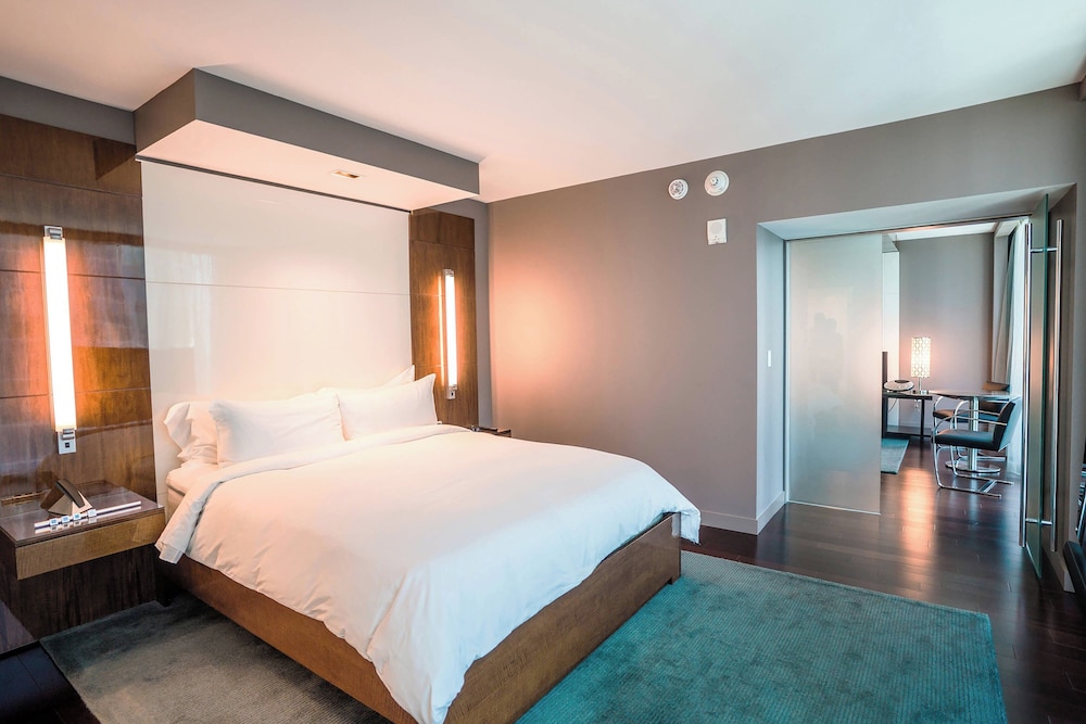 Executive Suite, 1 Bedroom, City View (Mobility/Hearing Accessible, Tub)