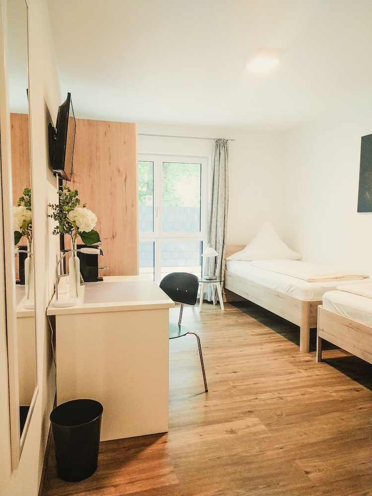 Twin Room, Ensuite photo 2