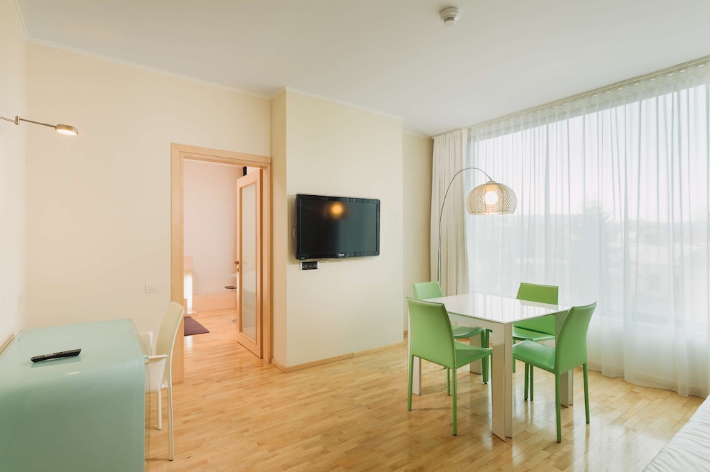 Deluxe Suite, 1 Bedroom, Non Smoking photo 2