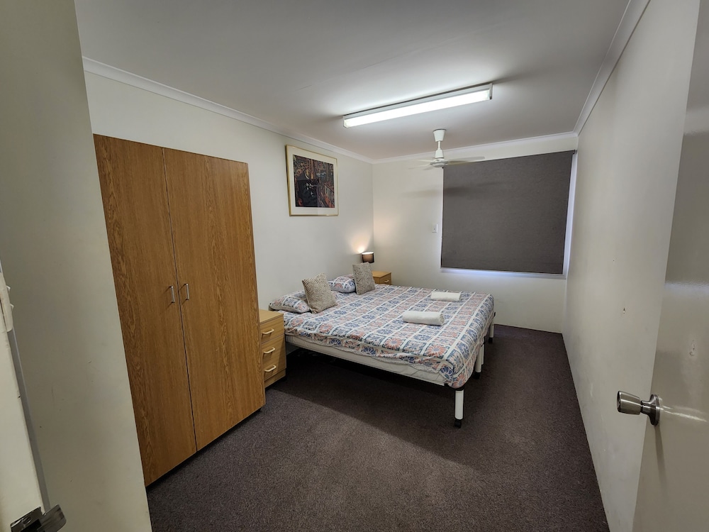Two Bedroom Apartment Queen and Twin - Photo 23