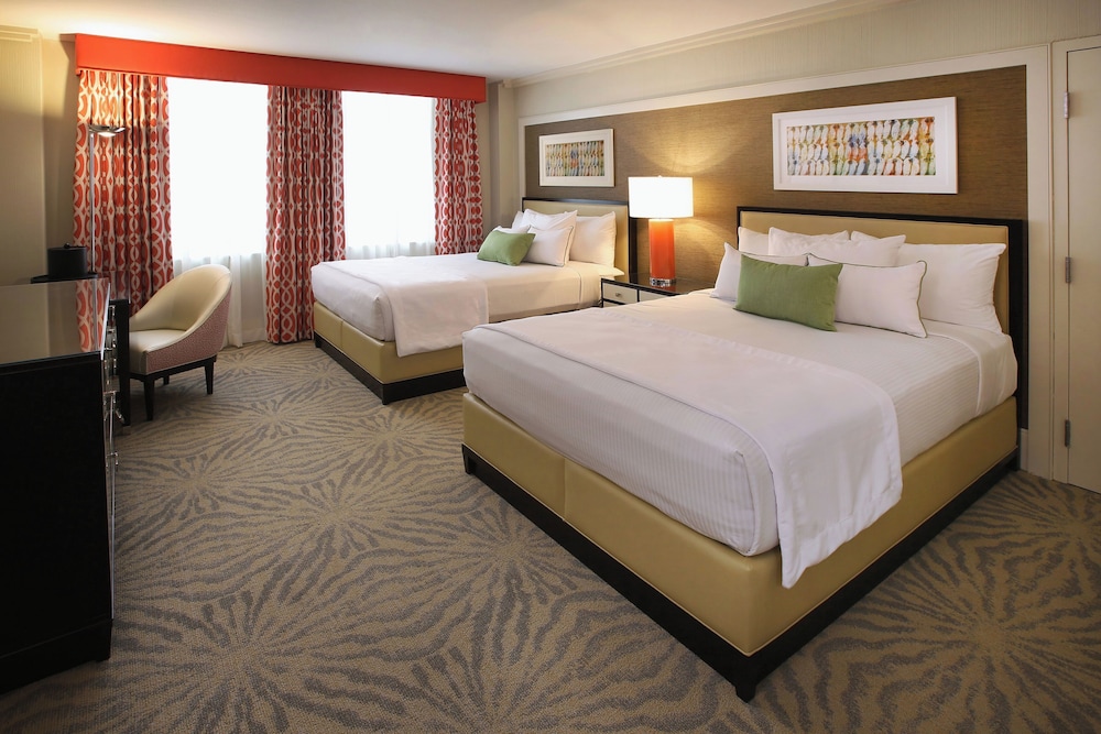 Deluxe Room, 2 Double Beds, Smoking photo 1