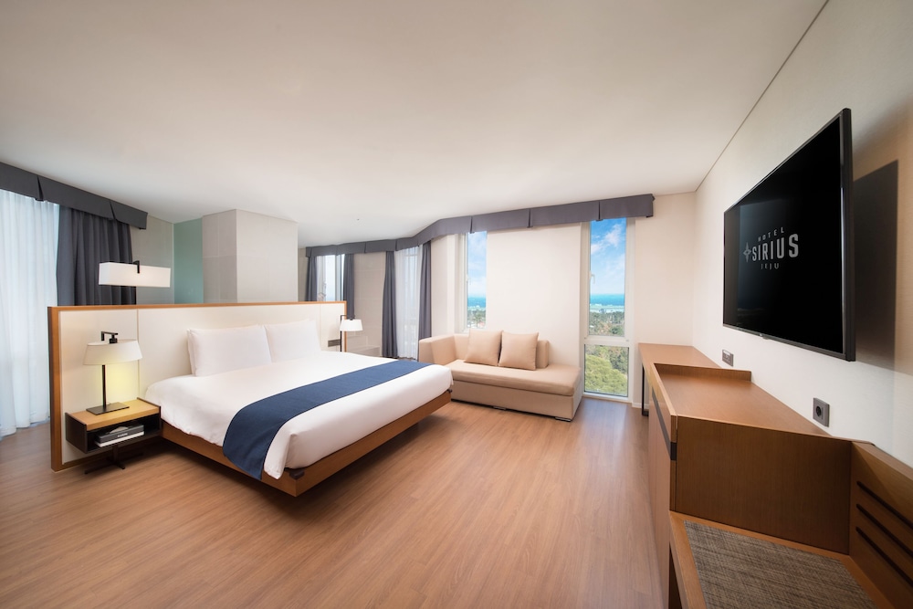 Suite, 1 Queen Bed, Ocean View