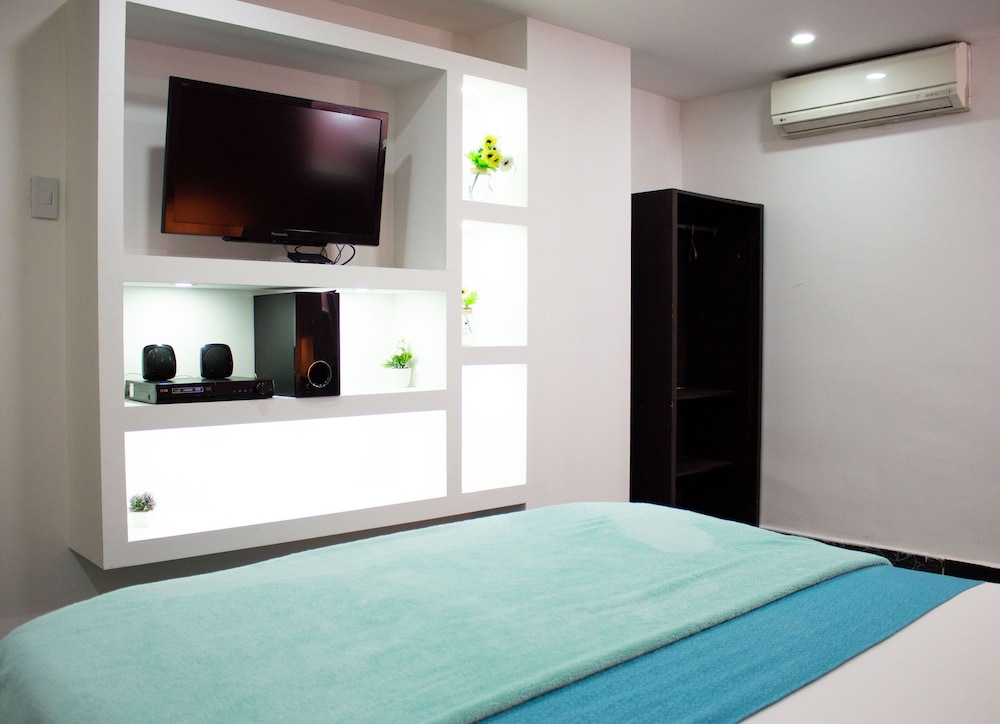 Signature Suite