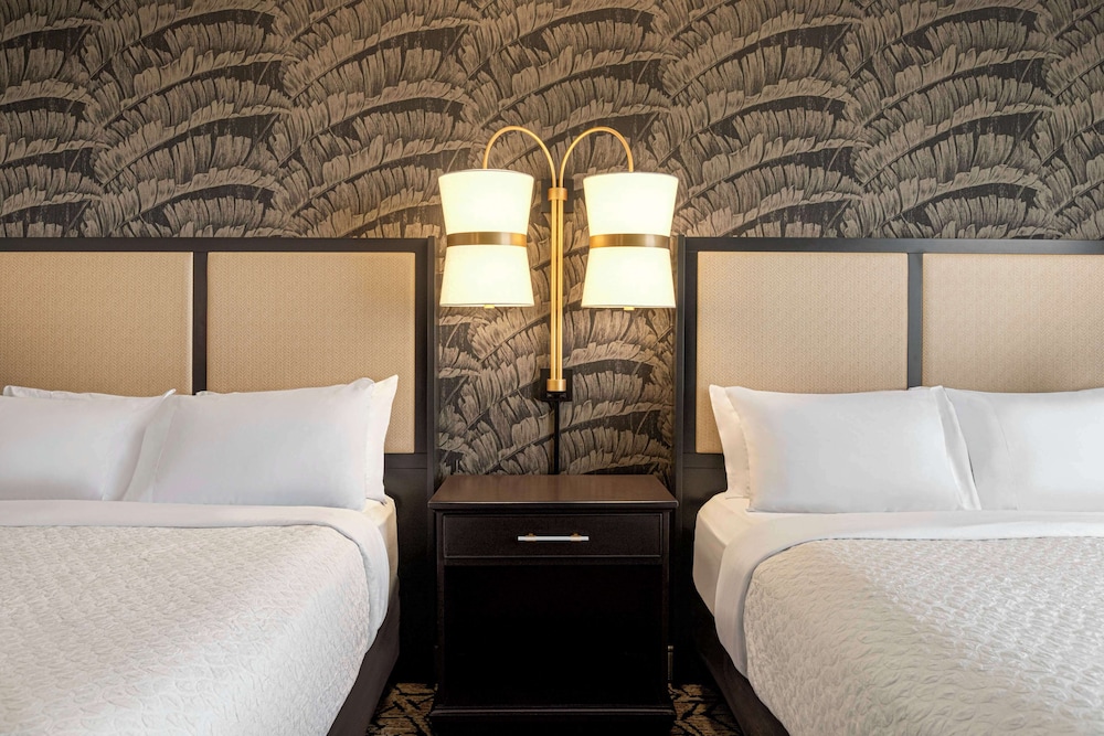 Suite, 2 Queen Beds, Balcony - Photo 2
