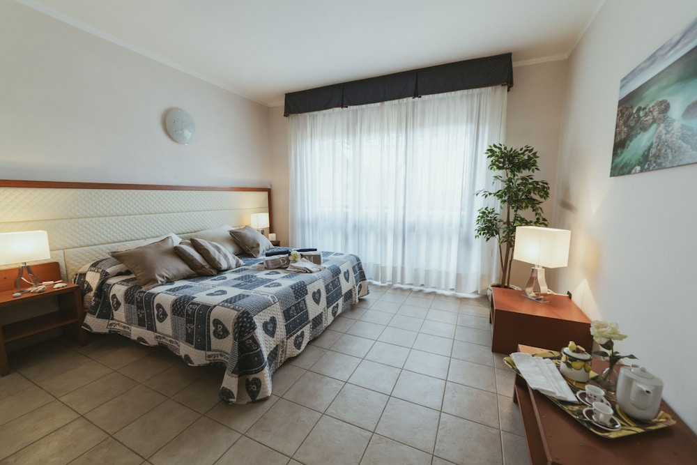 Romantic Studio, 1 Bedroom photo 2