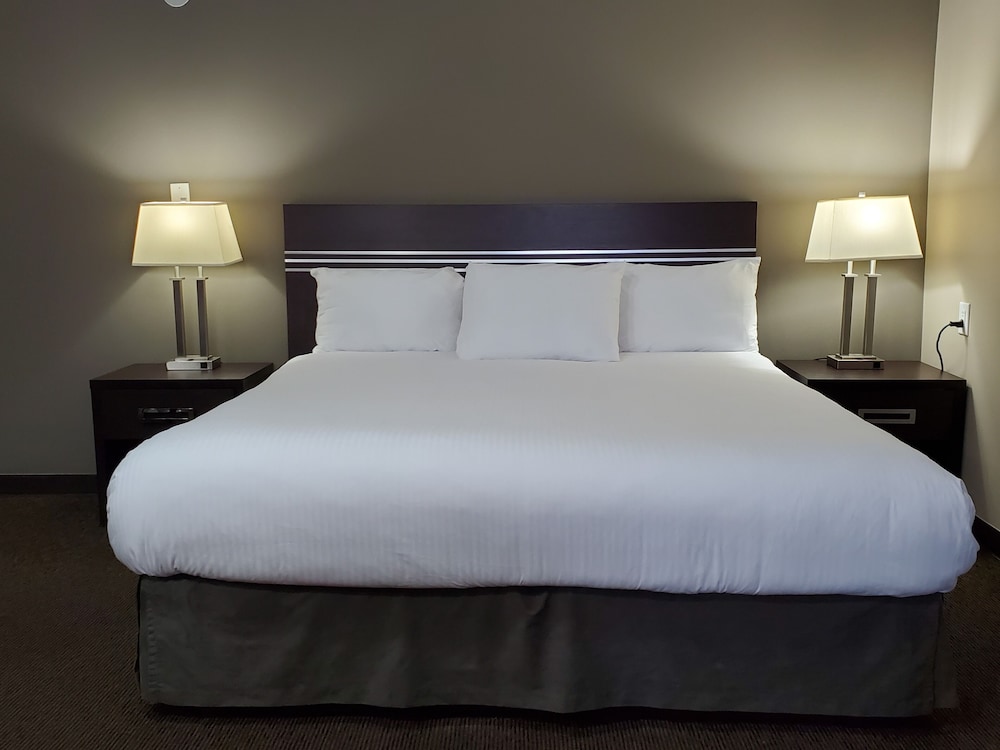Suite, 1 King Bed with Sofa bed, Jetted Tub photo 1