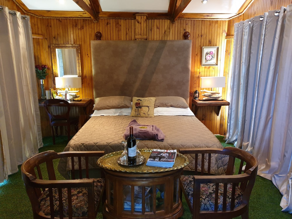 Standard Cabin (River Cabin) photo 2