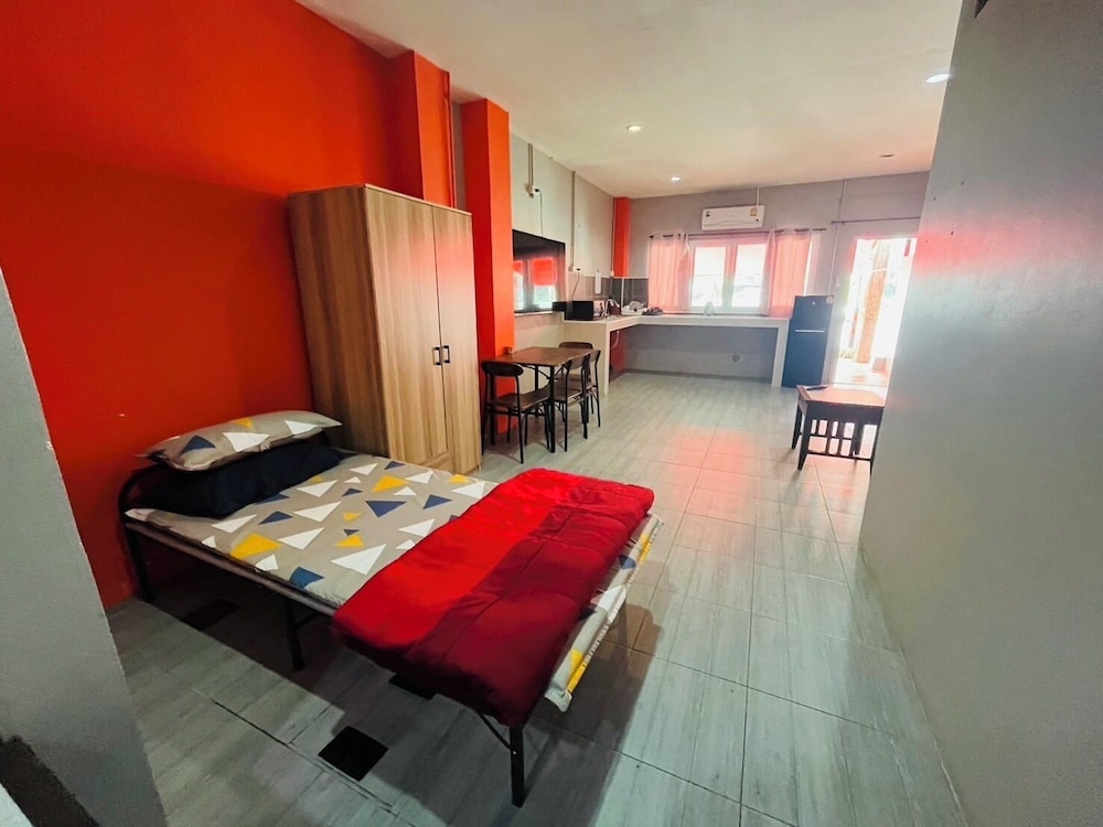 Family Apartment, 1 King Bed photo 2