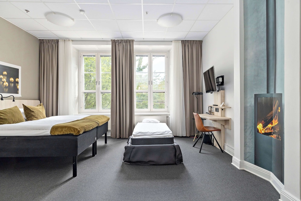 Family Room, 2 Twin Beds, Non Smoking thumbnail 6