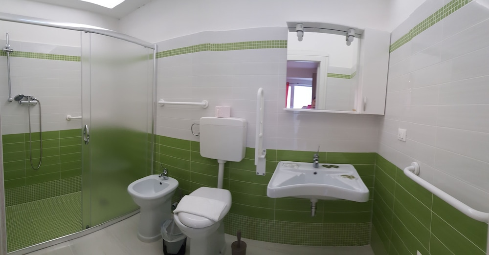 Double or Twin Room, 1 Bedroom photo 2