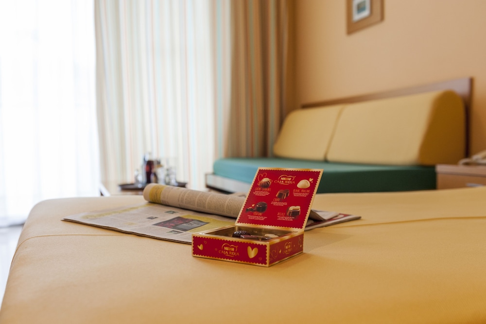 Double Room Double Room