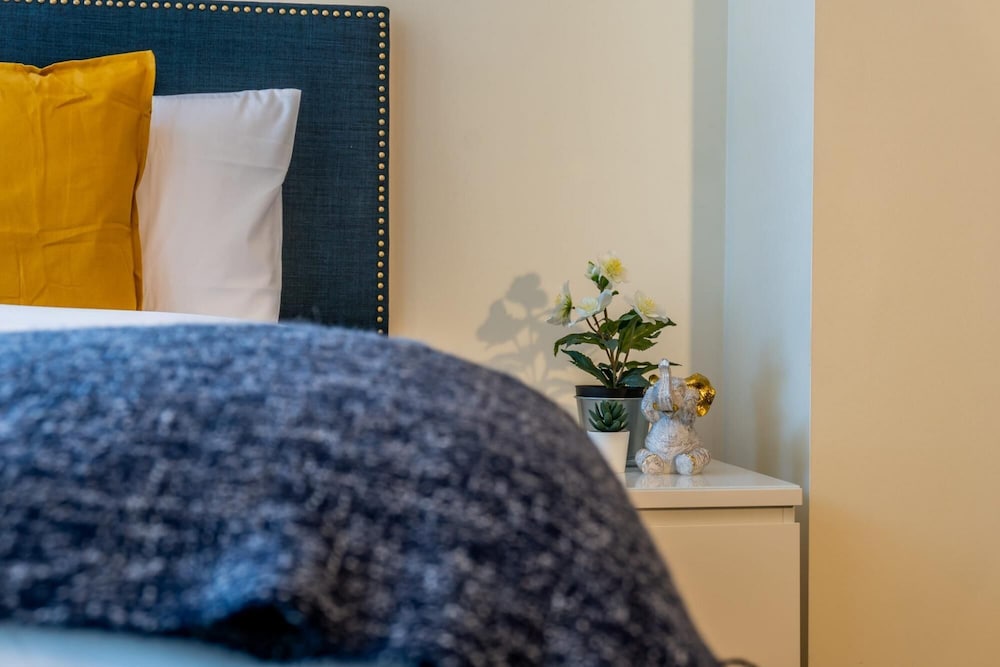 Comfy DT Loft w Parking Rooftop Patio BBQ Gym, 写真 26