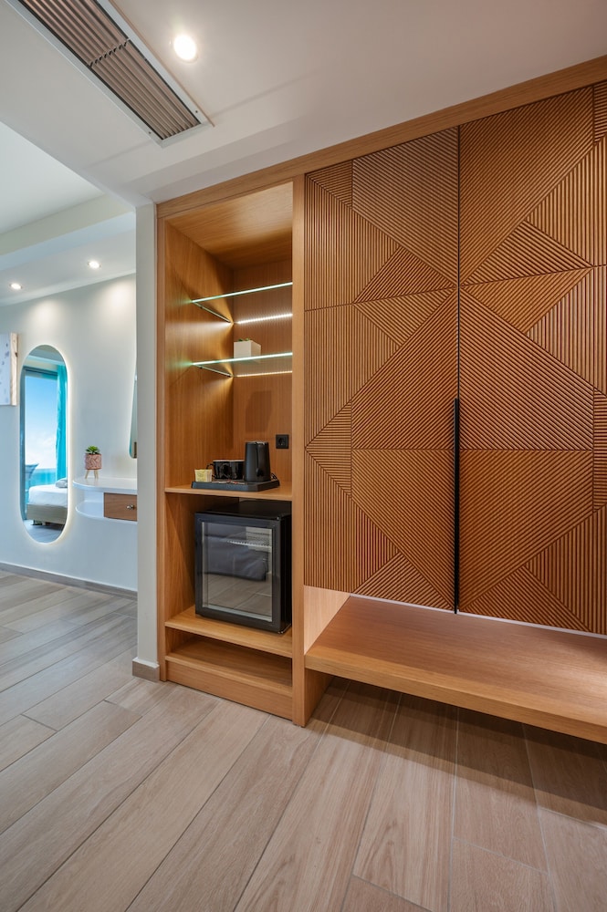 Superior Room, Sea View - Photo 6