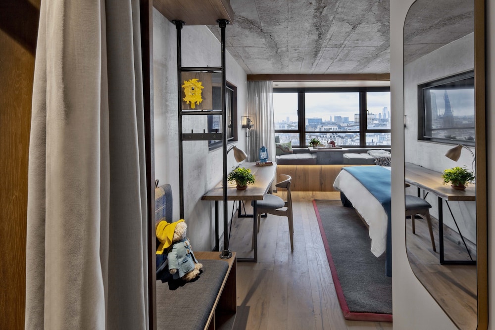 Room, 1 King Bed (Lookout)