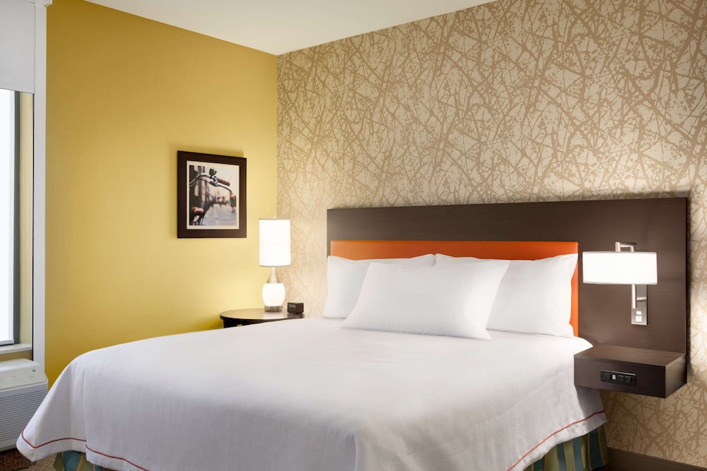 Studio, 1 King Bed, Accessible, Bathtub photo 1