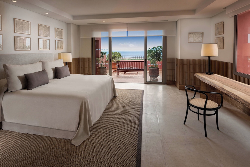 Royal Suite, 2 Bedrooms, Ocean View (Balcony)