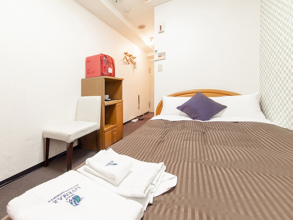 Single Room, Smoking