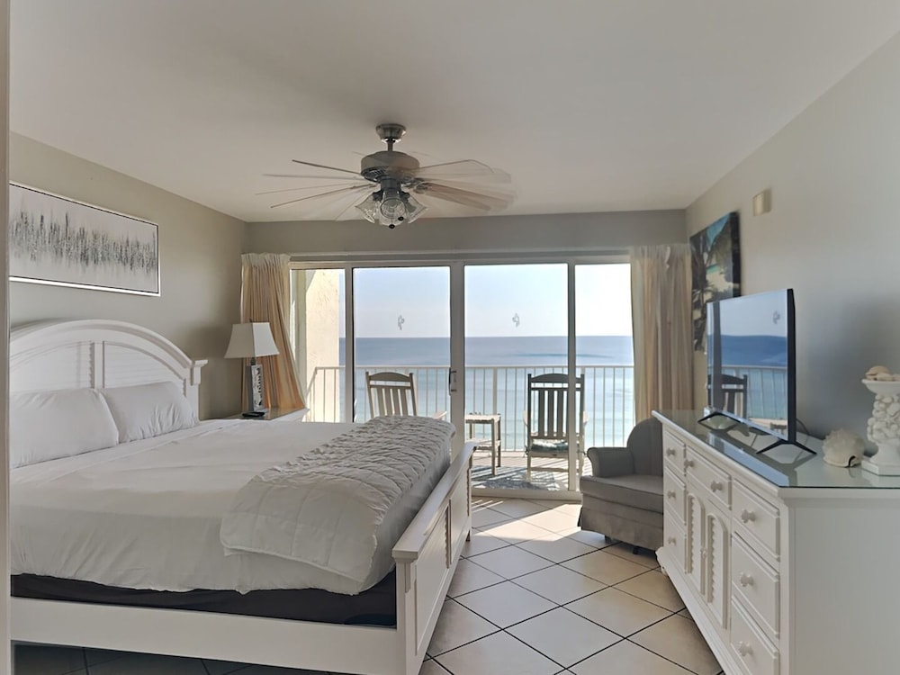 Condo, 1 King Bed with Sofa bed, Balcony, Ocean View (T2 705 - No Pets)