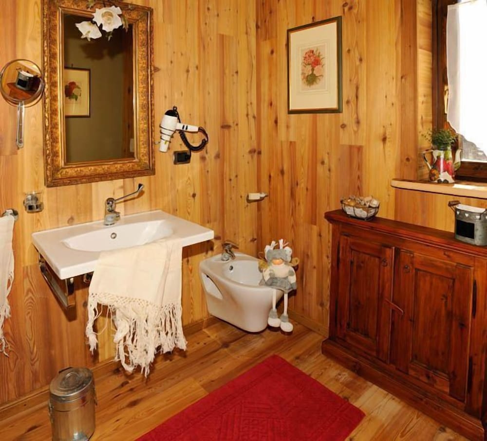 Suite - Photo 8
