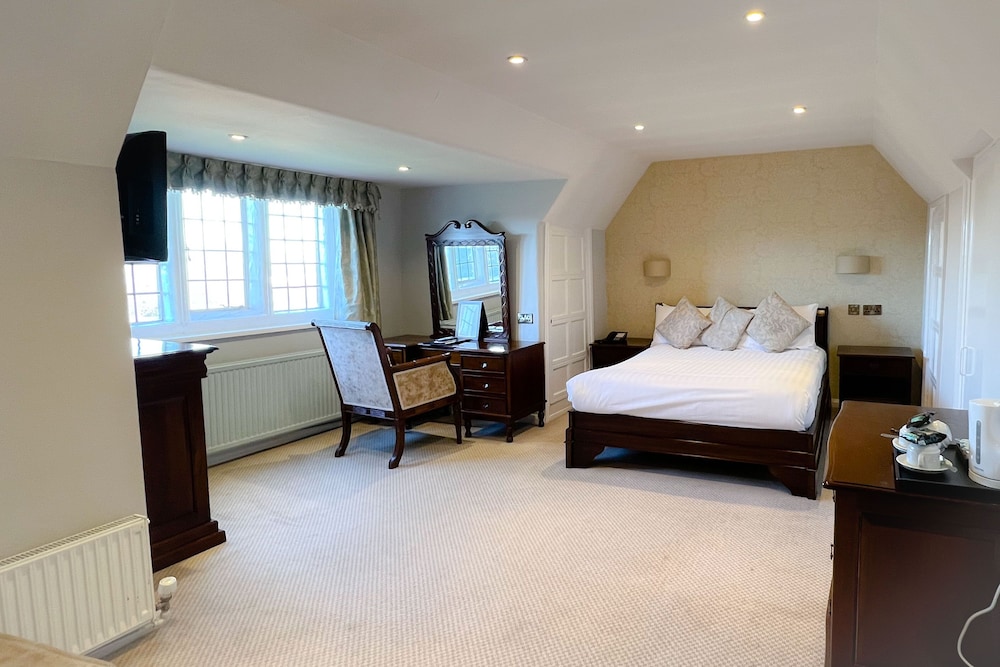 Family Room, Double and Single Bed, no lift - Photo 6