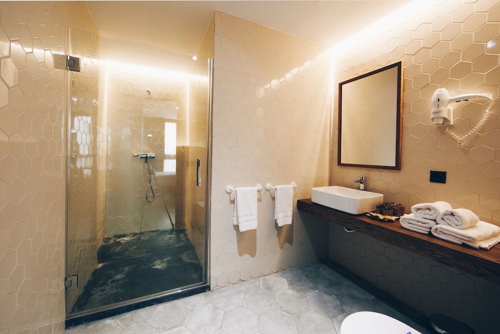Quadruple Room, 1 Bedroom, City View photo 3