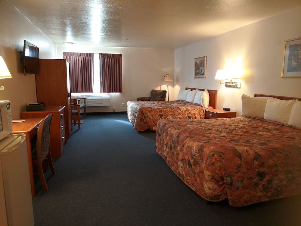 Single Room, Multiple Beds, No Pets Allowed photo 1