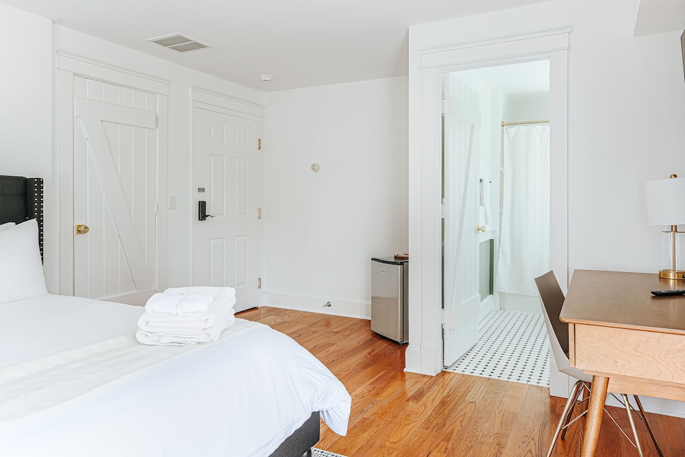 Superior Suite, Ensuite (6) photo 2