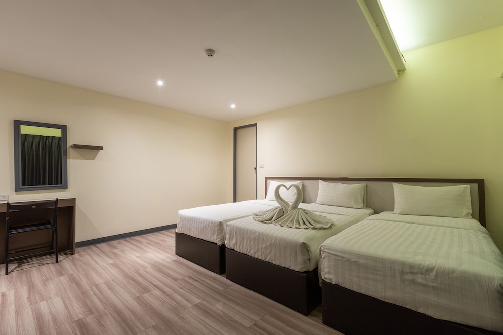 Superior Triple Room photo 2