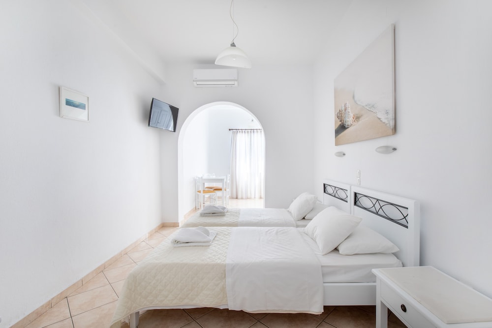 Basic Double or Twin Room, Sea View