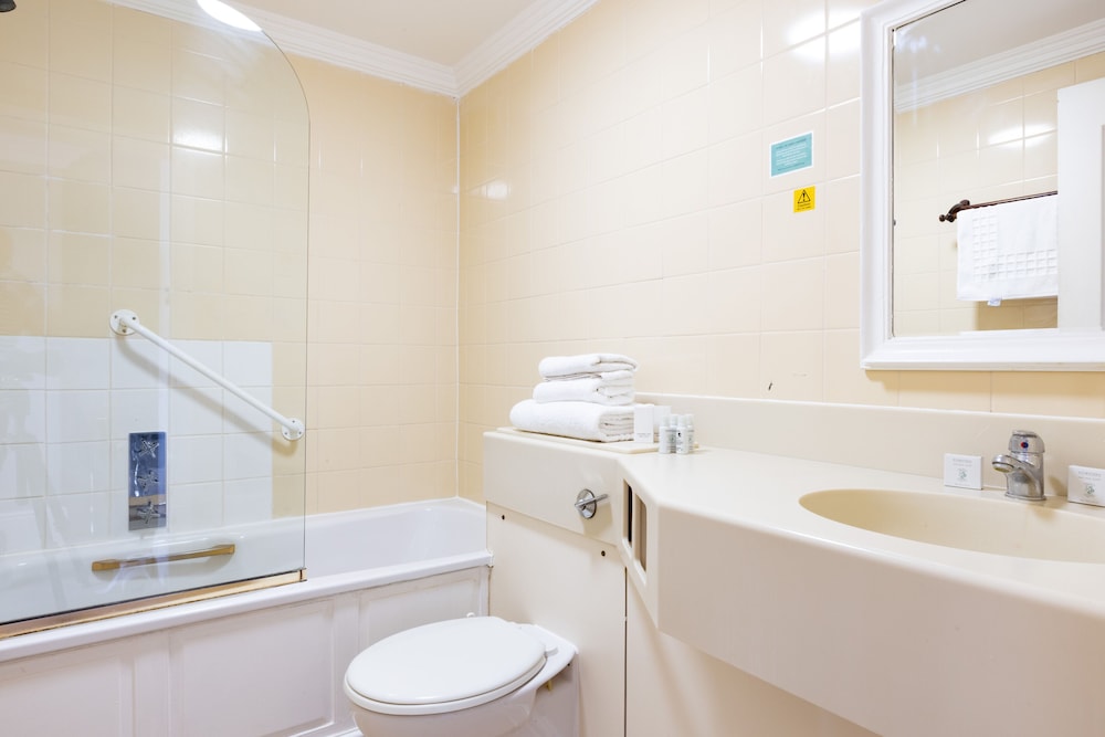 Standard Double Room, Ensuite photo 3