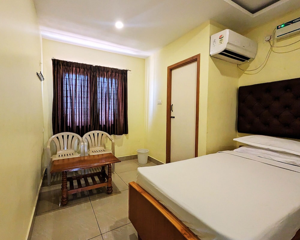 Standard Double Room - Photo 9