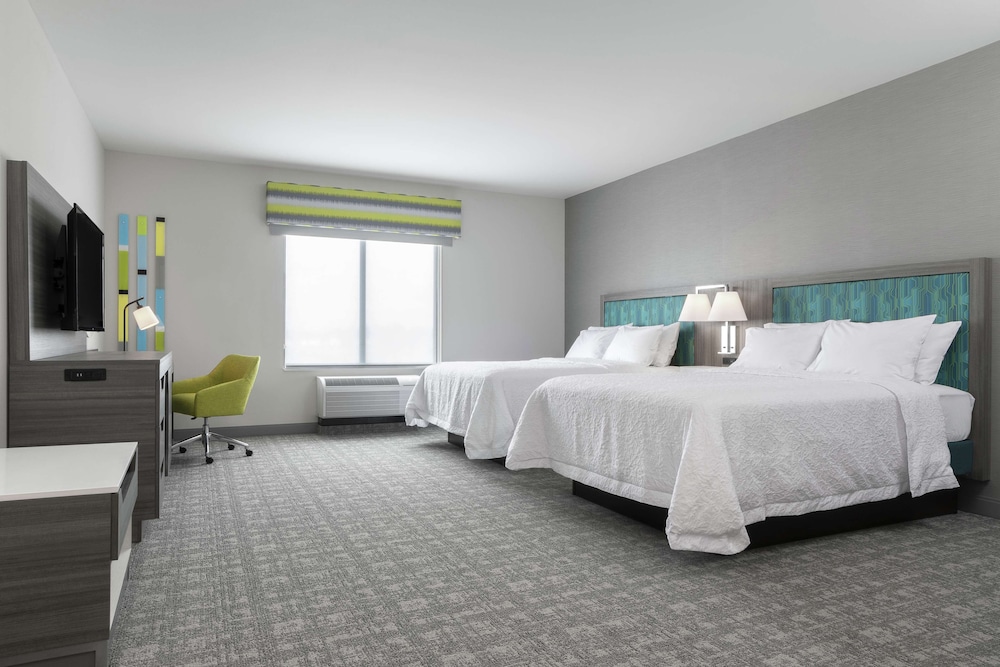 Room, 2 Queen Beds, Accessible, Bathtub