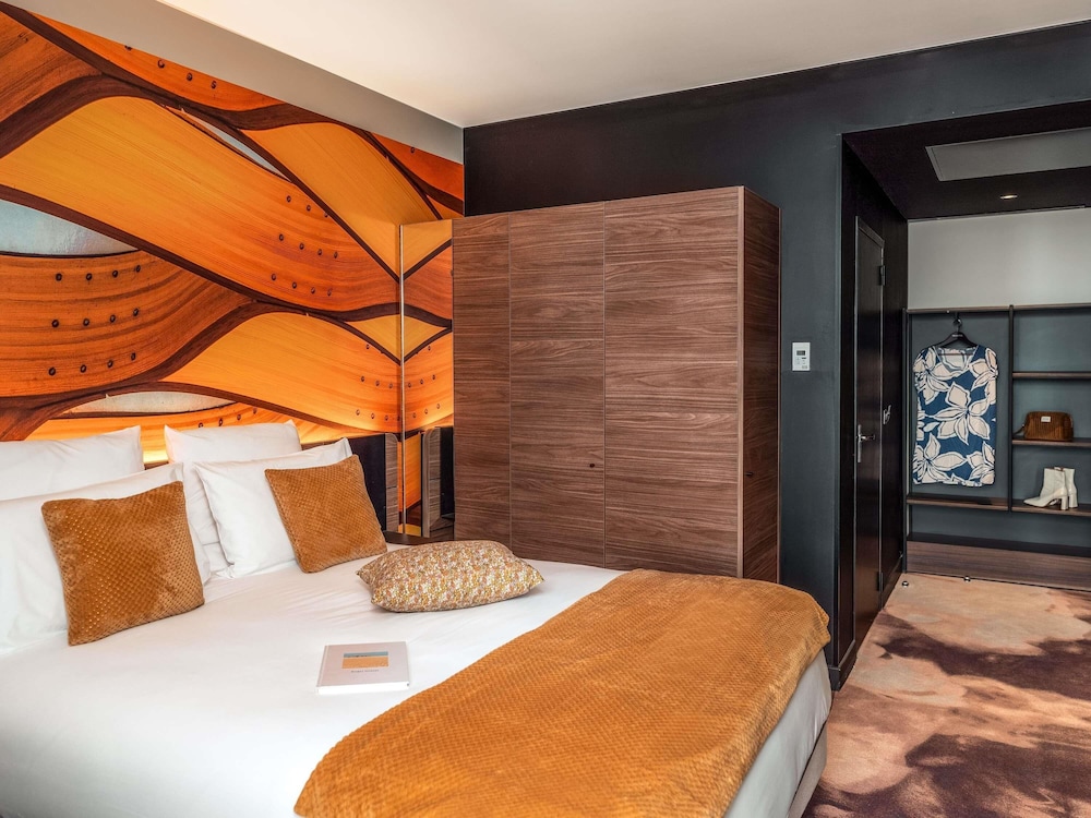 Standard Suite, 1 Double Bed with Sofa bed - Photo 4