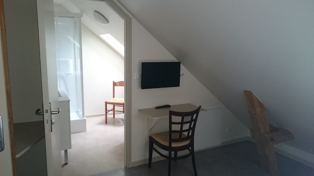 Comfort Room photo 2