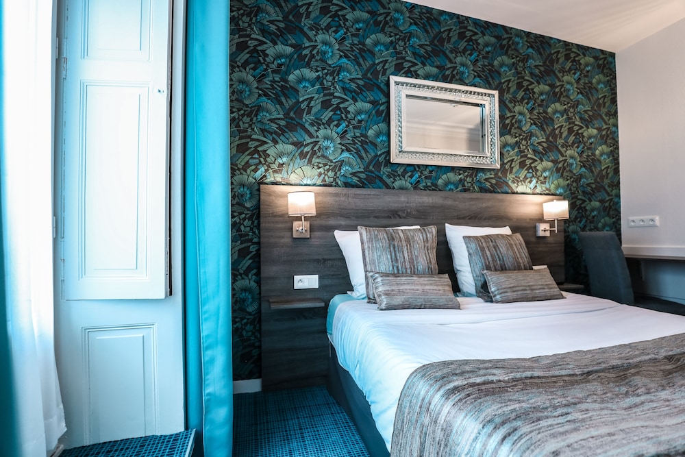 Standard Double Room, Ensuite - Photo 6