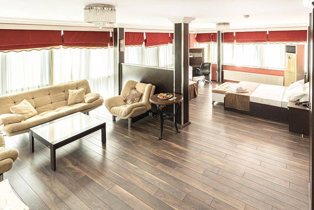 Business Suite, Multiple Beds, City View photo 3
