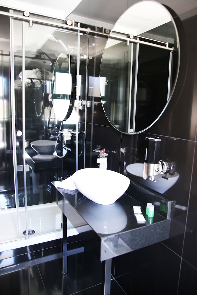 Deluxe Double Room, Jetted Tub photo 3