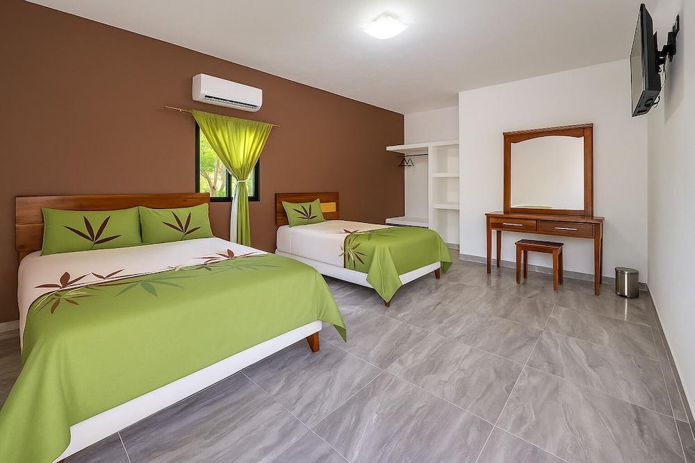 Superior Twin Room, Garden View